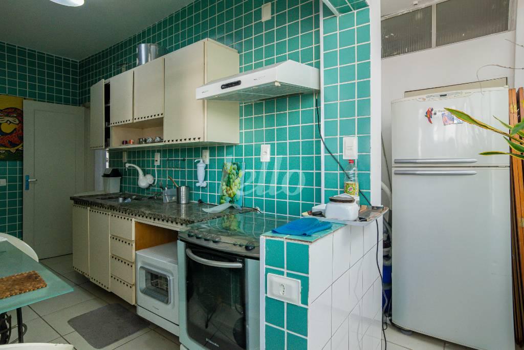 COZINHA de Apartamento para alugar, Padrão com 100 m², 2 quartos e em Aclimação - São Paulo