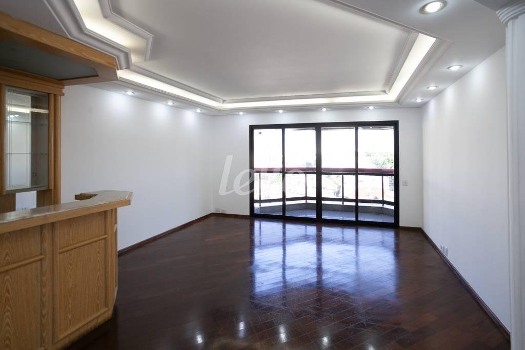 01SALA_002 de Apartamento para alugar, Padrão com 177 m², 4 quartos e 2 vagas em Vila Santo Estevão - São Paulo
