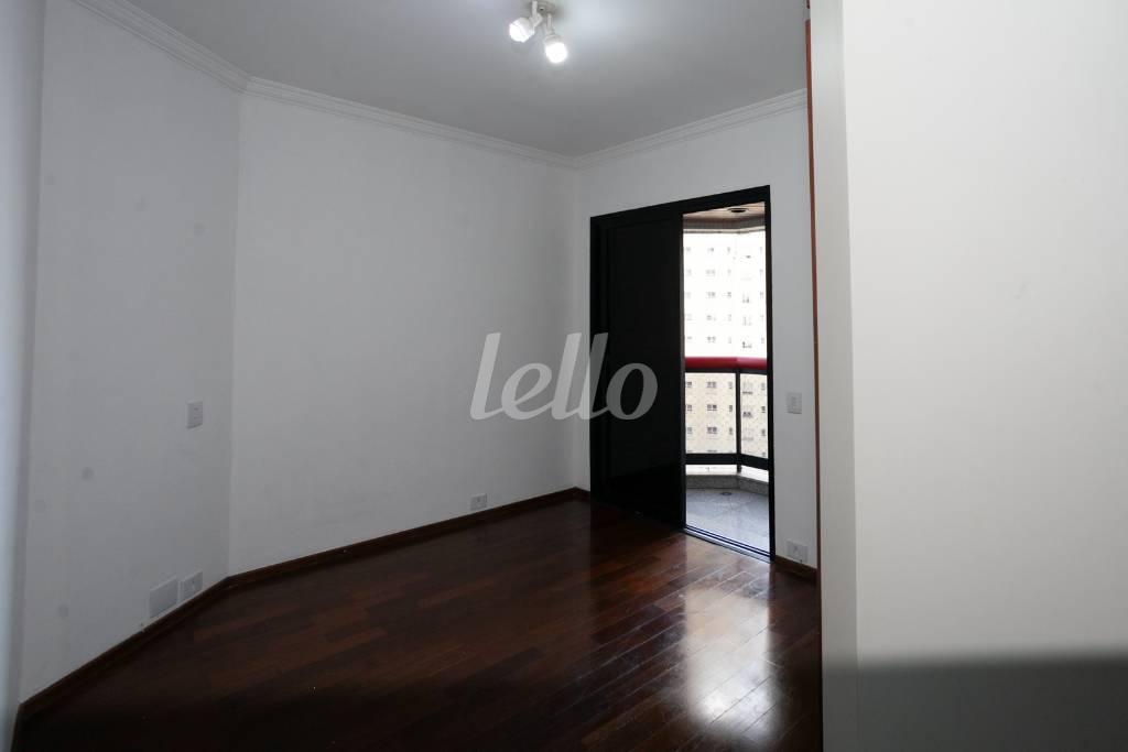 05DORMITORIO-1_001 de Apartamento para alugar, Padrão com 177 m², 4 quartos e 2 vagas em Vila Santo Estevão - São Paulo