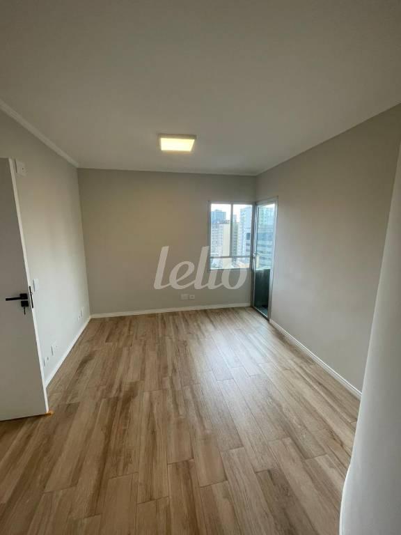 SALA de Apartamento à venda, Padrão com 37 m², 1 quarto e 1 vaga em Liberdade - São Paulo