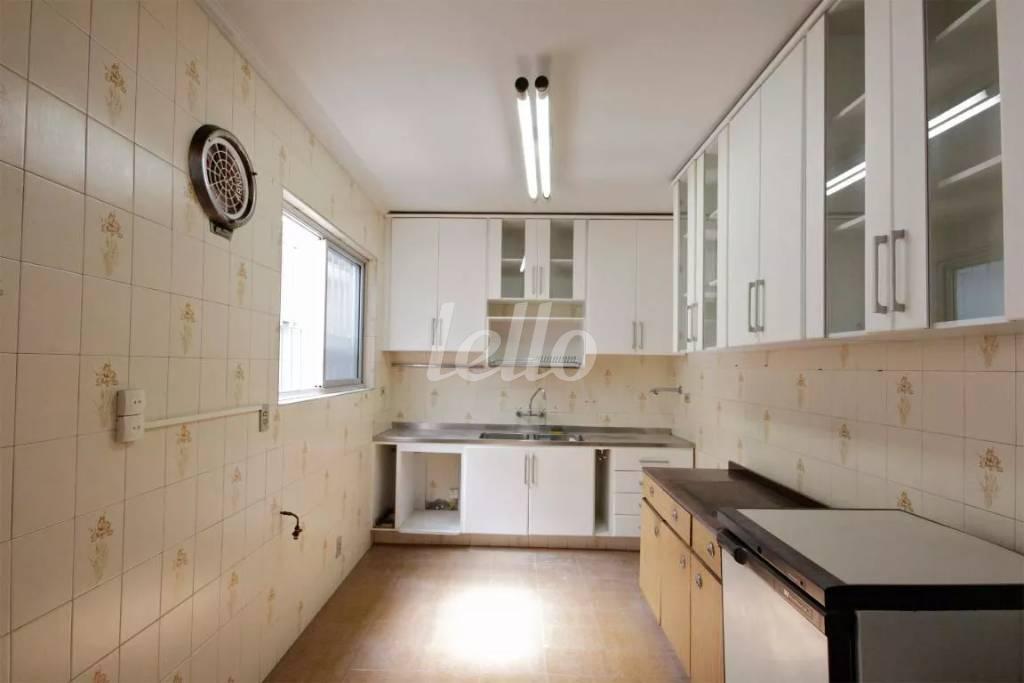 019 COZINHA de Casa à venda, sobrado com 161 m², 4 quartos e 3 vagas em Mirandopolis - São Paulo