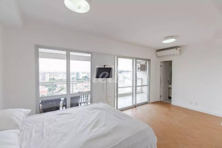 SUITE de Apartamento para alugar, Duplex com 84 m², 2 quartos e 2 vagas em Campo Belo - São Paulo