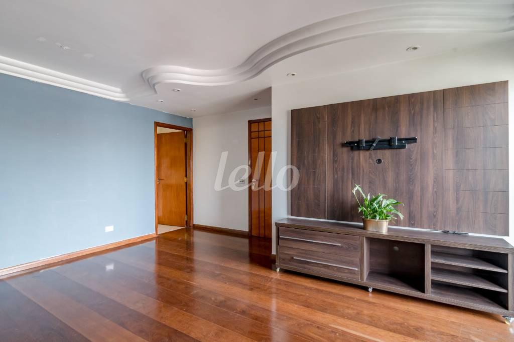 SALA de Apartamento à venda, Padrão com 90 m², 3 quartos e 2 vagas em Vila Madalena - São Paulo