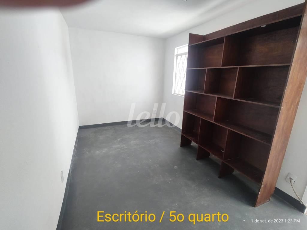 DORMITÓRIO de Casa à venda, sobrado com 208 m², 4 quartos e 4 vagas em Vila São José - São Paulo