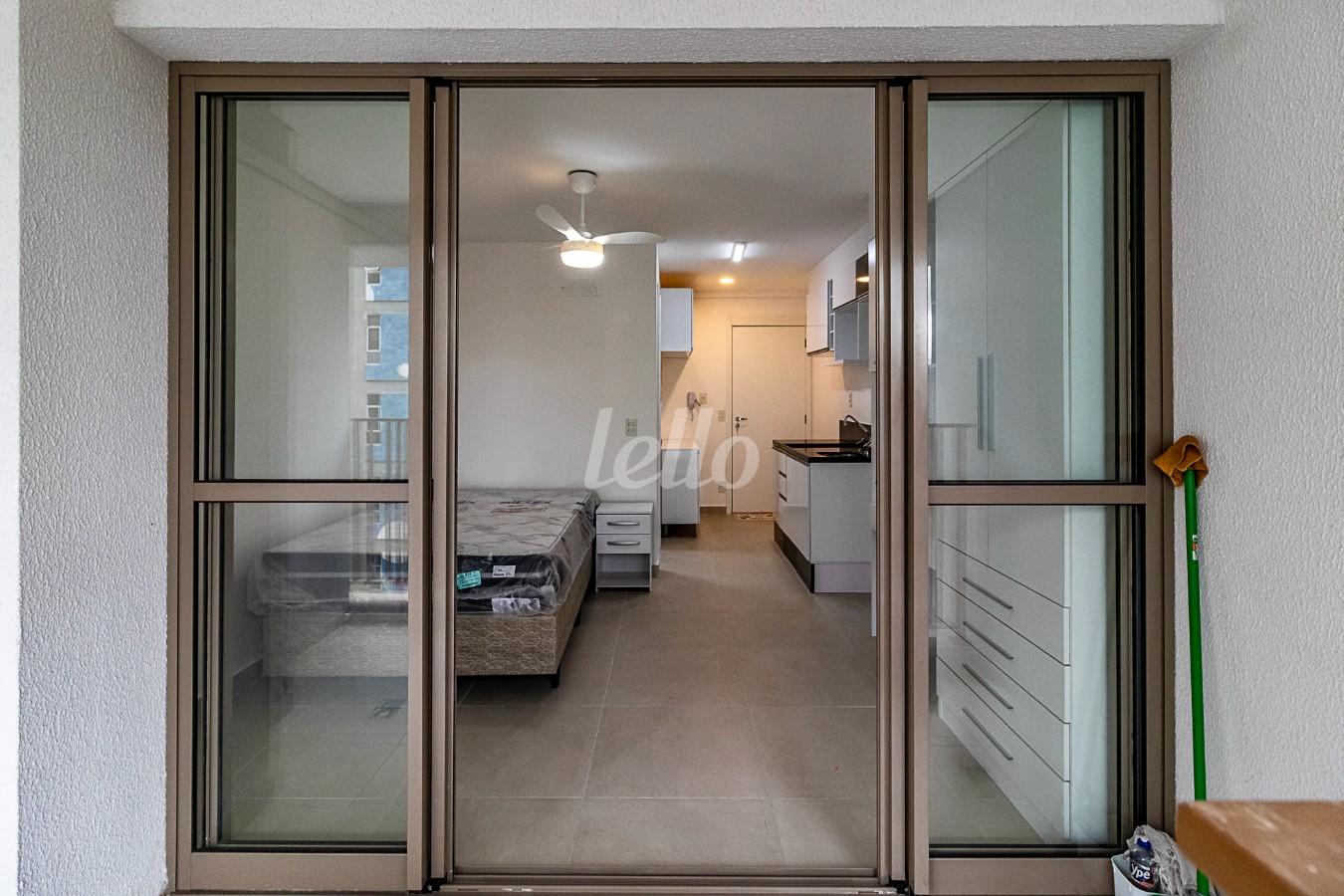 SACADA de Apartamento para alugar, Padrão com 26 m², e em Sumarezinho - São Paulo