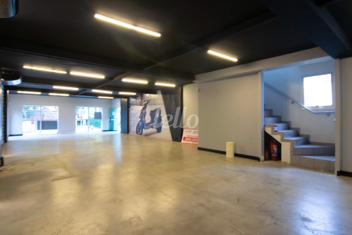 SALA de Prédio Comercial para alugar, Monousuário com 663 m², e 14 vagas em Pacaembu - São Paulo