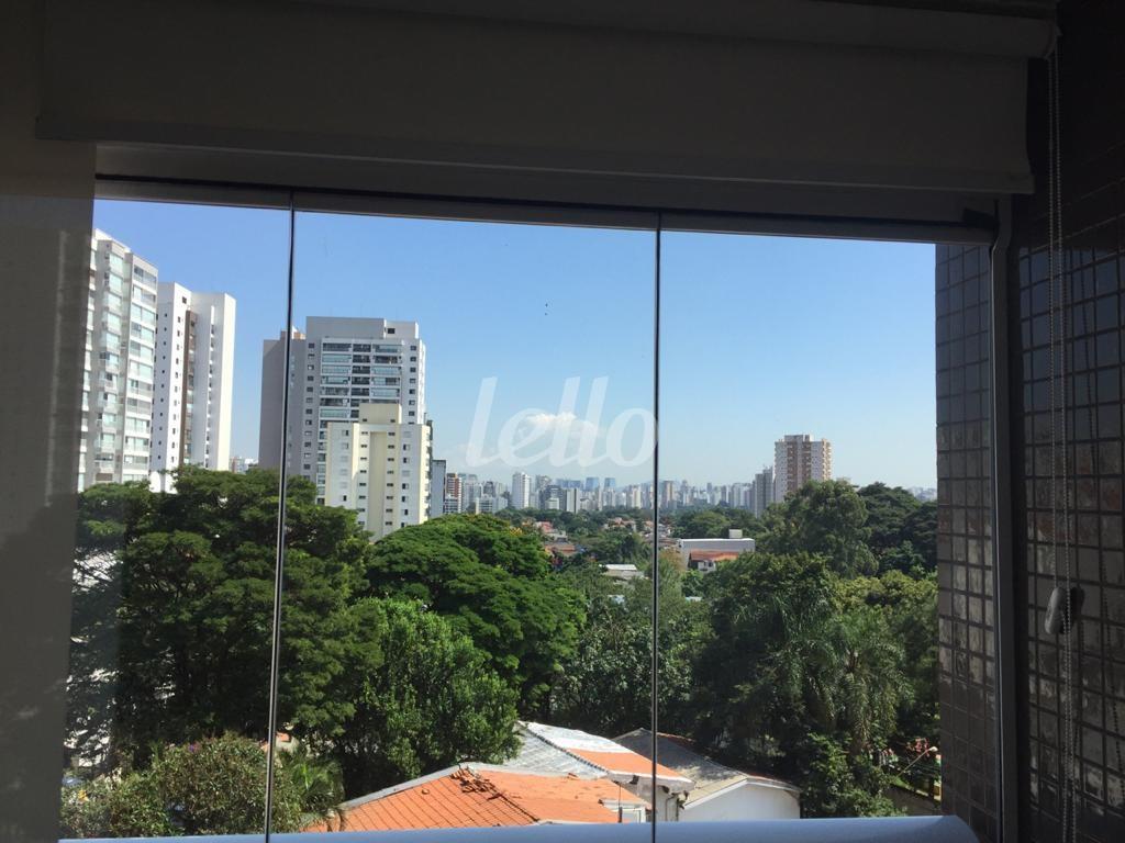 SALA de Apartamento para alugar, Padrão com 50 m², 1 quarto e 1 vaga em Campo Belo - São Paulo