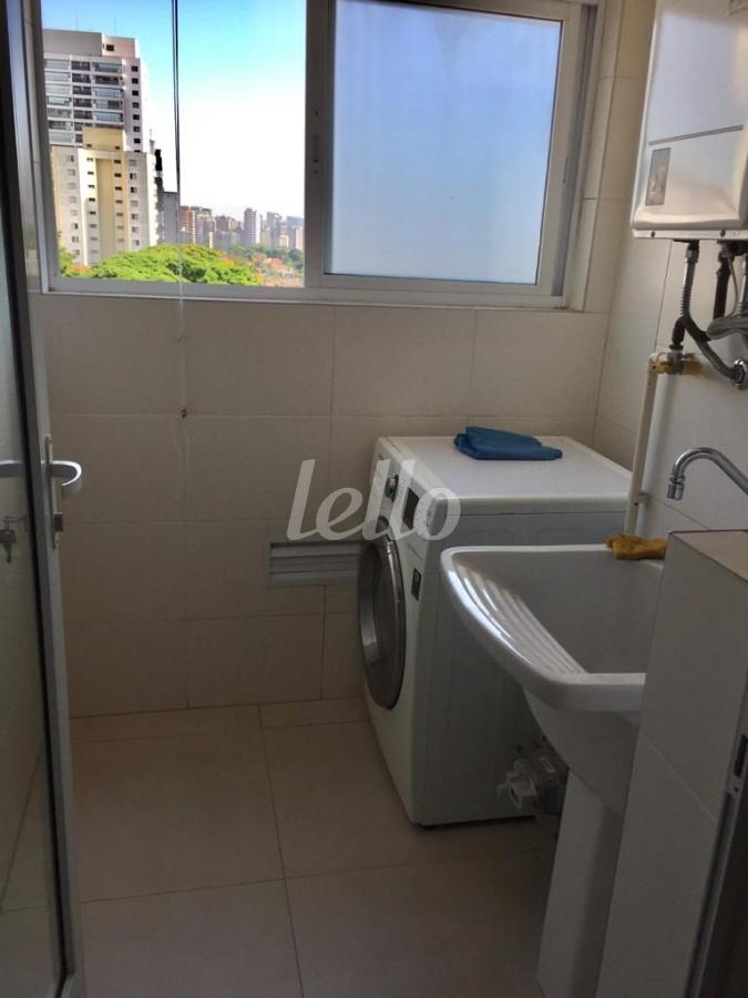 AREA DE SERVIÇO de Apartamento para alugar, Padrão com 50 m², 1 quarto e 1 vaga em Campo Belo - São Paulo