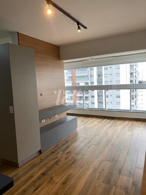 SALA ESTAR de Apartamento à venda, Padrão com 67 m², 2 quartos e 2 vagas em Vila Gumercindo - São Paulo