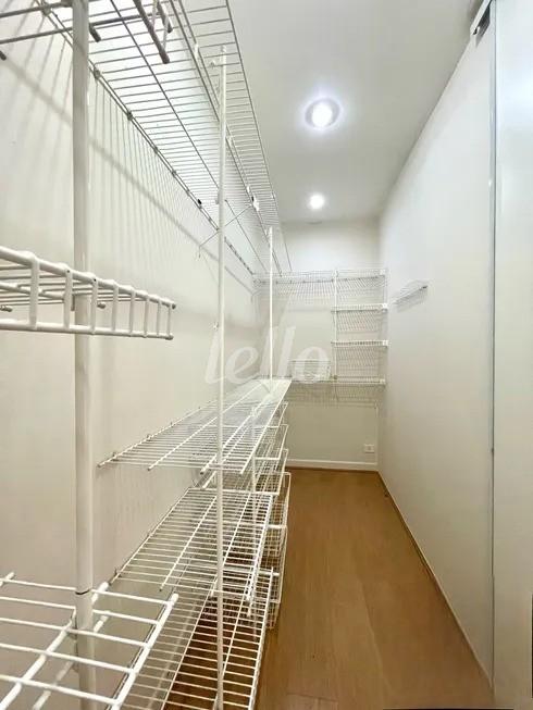 CLOSET de Casa à venda, sobrado com 217 m², 5 quartos e 4 vagas em Aclimação - São Paulo