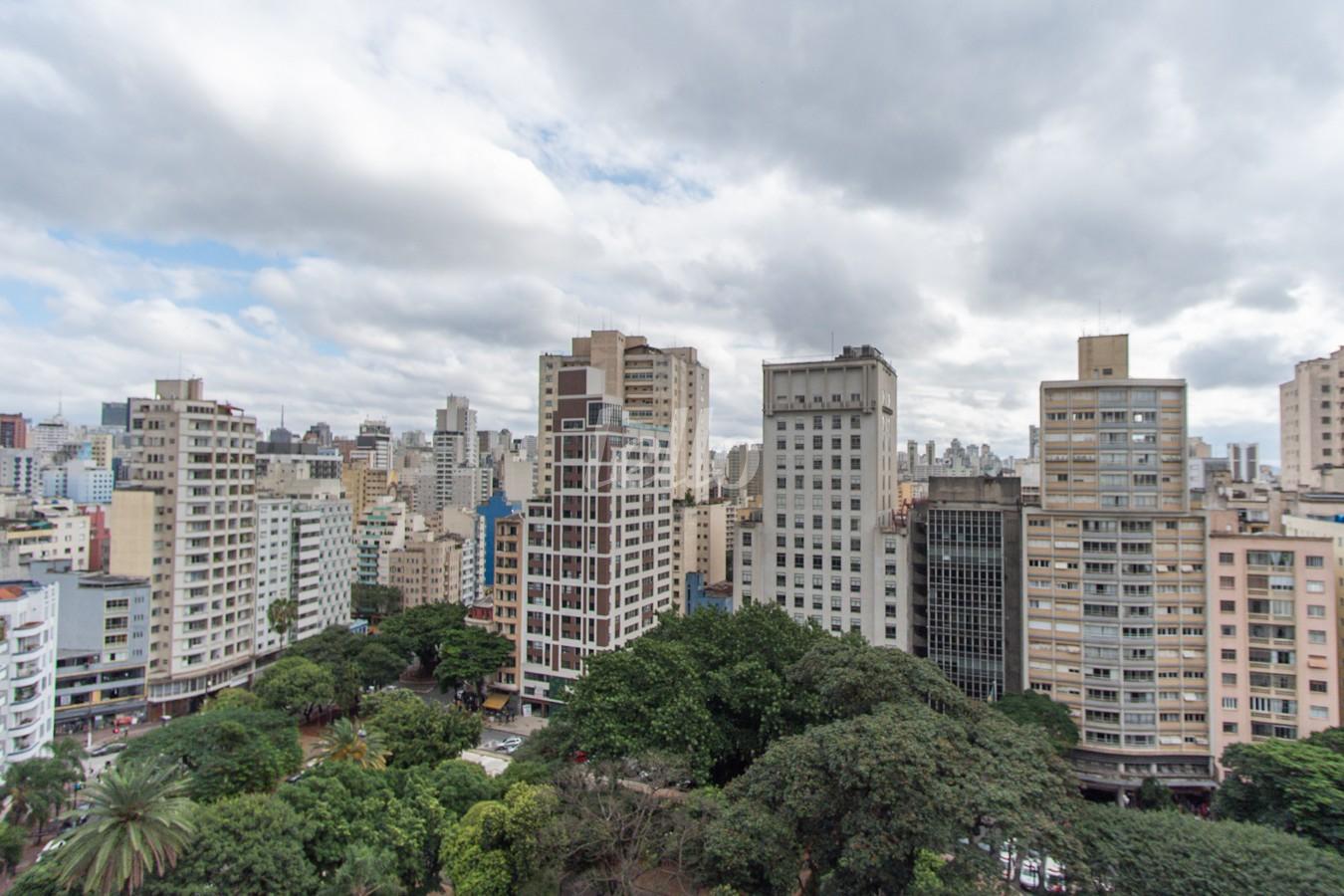 VISTA de Sala / Conjunto para alugar, Padrão com 600 m², e em República - São Paulo