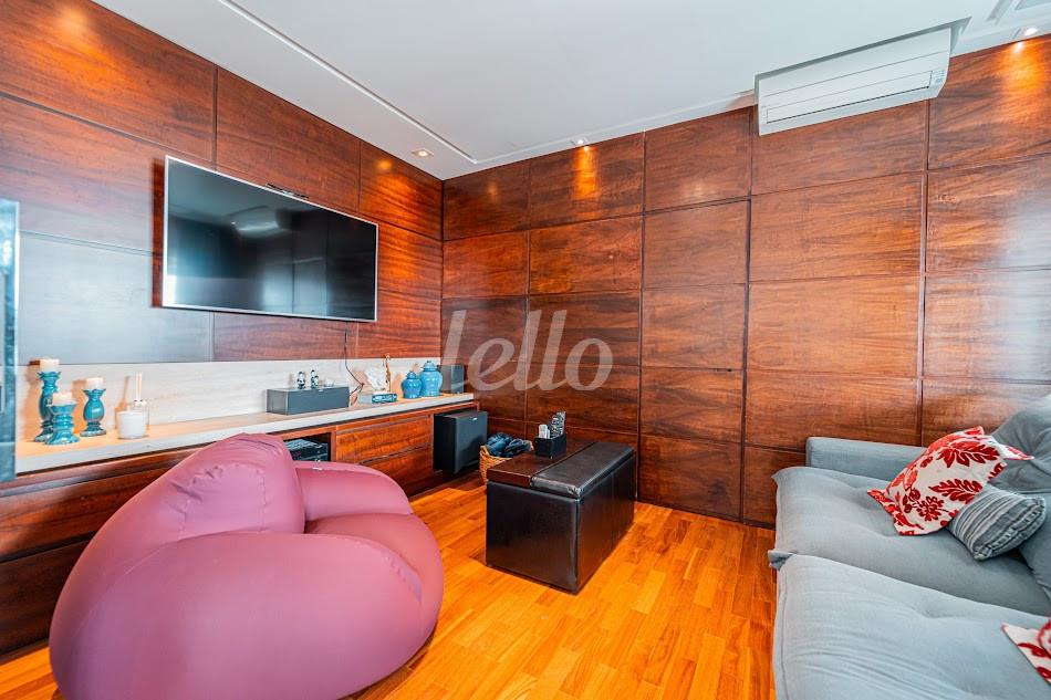 SALA DE TV de Apartamento à venda, Padrão com 215 m², 4 quartos e 4 vagas em Paraíso - São Paulo