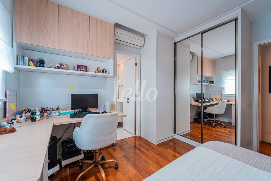 SUITE de Apartamento à venda, Padrão com 215 m², 4 quartos e 4 vagas em Paraíso - São Paulo