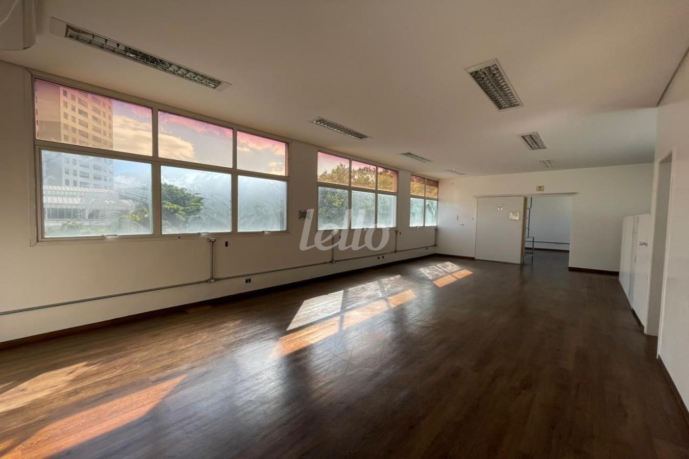 SALA de Sala / Conjunto para alugar, Padrão com 99 m², e 1 vaga em Vila Leopoldina - São Paulo