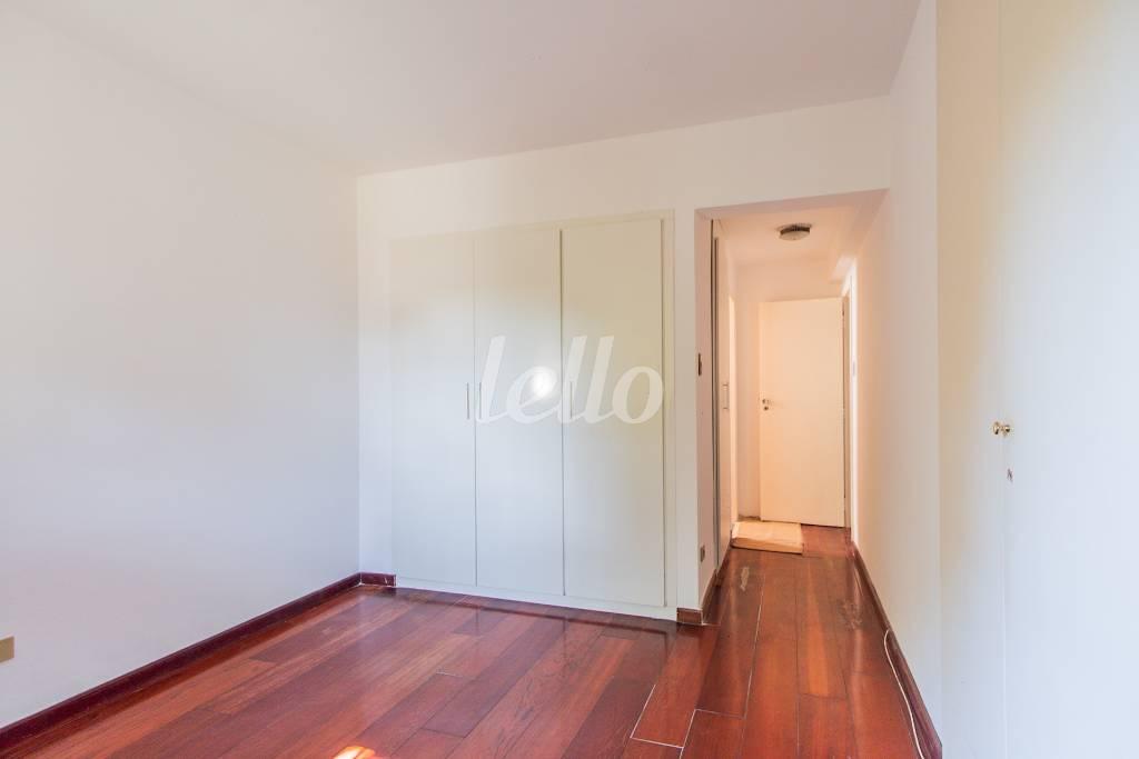 SUITE de Apartamento à venda, Padrão com 234 m², 4 quartos e 1 vaga em Santo Amaro - São Paulo