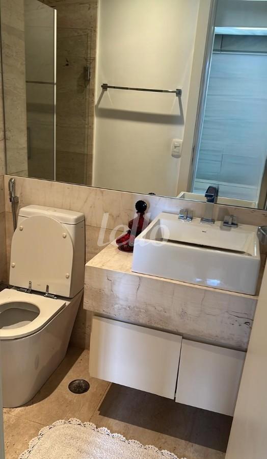 BANHEIRO SUITE de Apartamento para alugar, Padrão com 104 m², 2 quartos e 2 vagas em Jardim Paulista - São Paulo