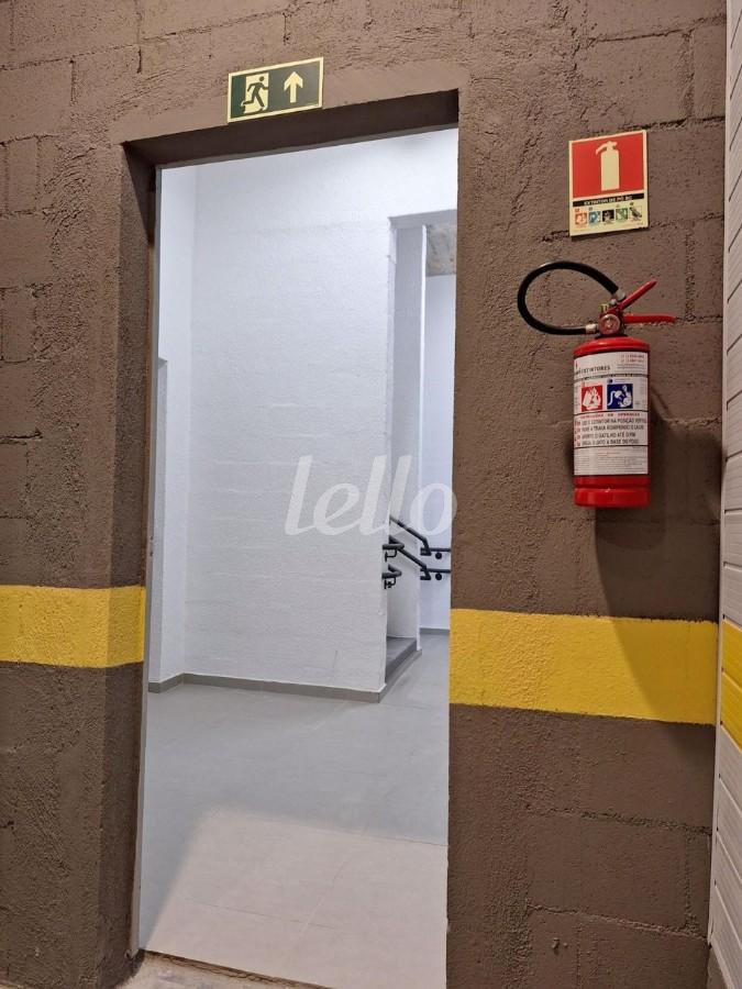 ELEVADOR de Loja para alugar, Padrão com 117 m², e 21 vagas em Saúde - São Paulo