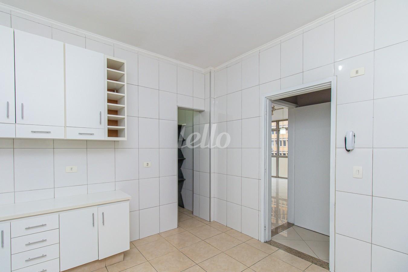 COZINHA de Apartamento para alugar, Padrão com 150 m², 3 quartos e 1 vaga em Paraíso - São Paulo