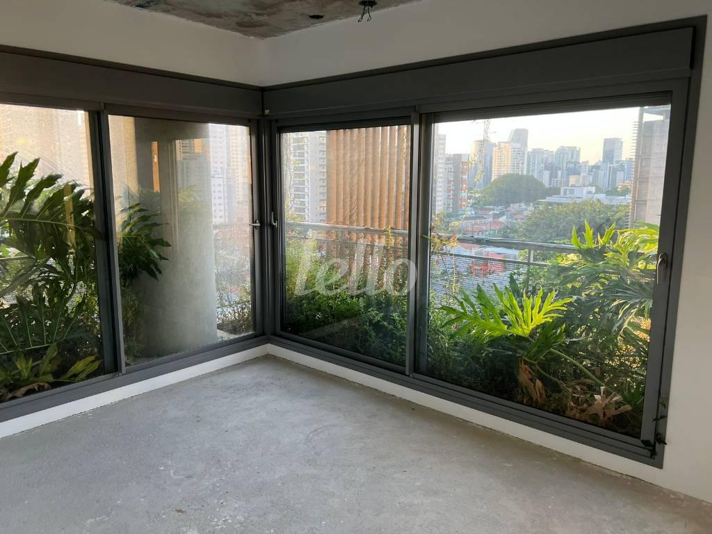 SALA de Apartamento à venda, Padrão com 167 m², 4 quartos e 3 vagas em Jardim Das Acácias - São Paulo