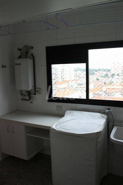 ÁREA DE SERVIÇO de Apartamento à venda, Padrão com 230 m², 3 quartos e 4 vagas em Bosque da Saúde - São Paulo