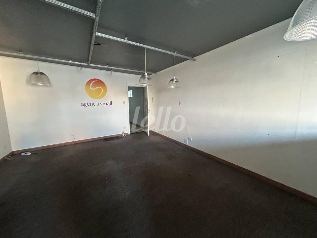 SALA de Andar à venda, Padrão com 40 m², e em Santana - São Paulo