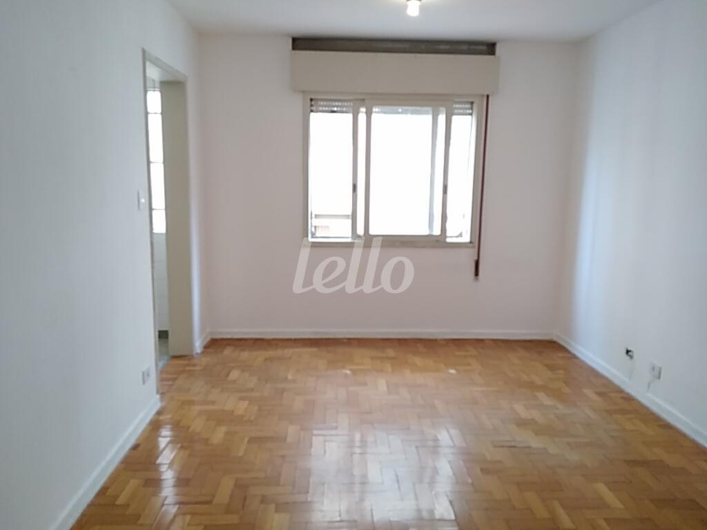 1-SALA-002.JPG de Apartamento para alugar, Kitnet com 46 m², e em Liberdade - São Paulo