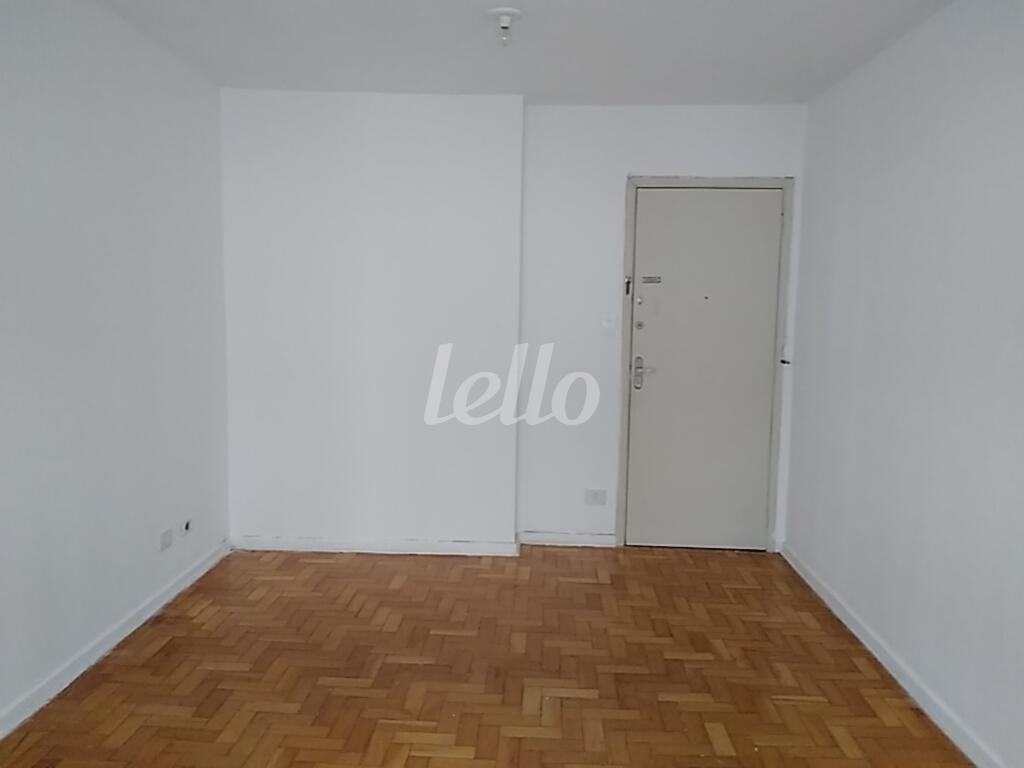 1-SALA-001.JPG de Apartamento para alugar, Kitnet com 46 m², e em Liberdade - São Paulo