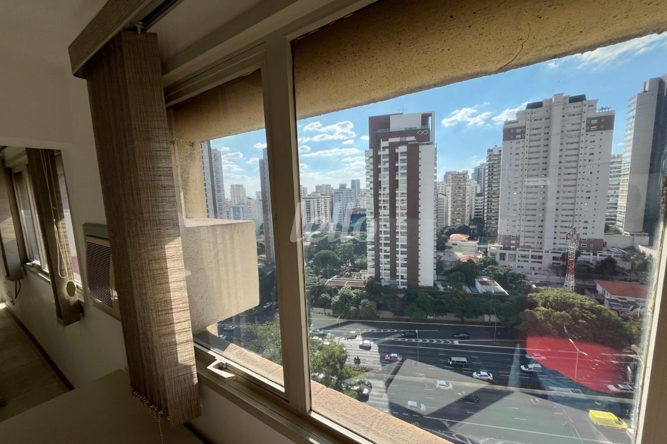 VISTA de Sala / Conjunto à venda, Padrão com 108 m², e em Vila Mariana - São Paulo