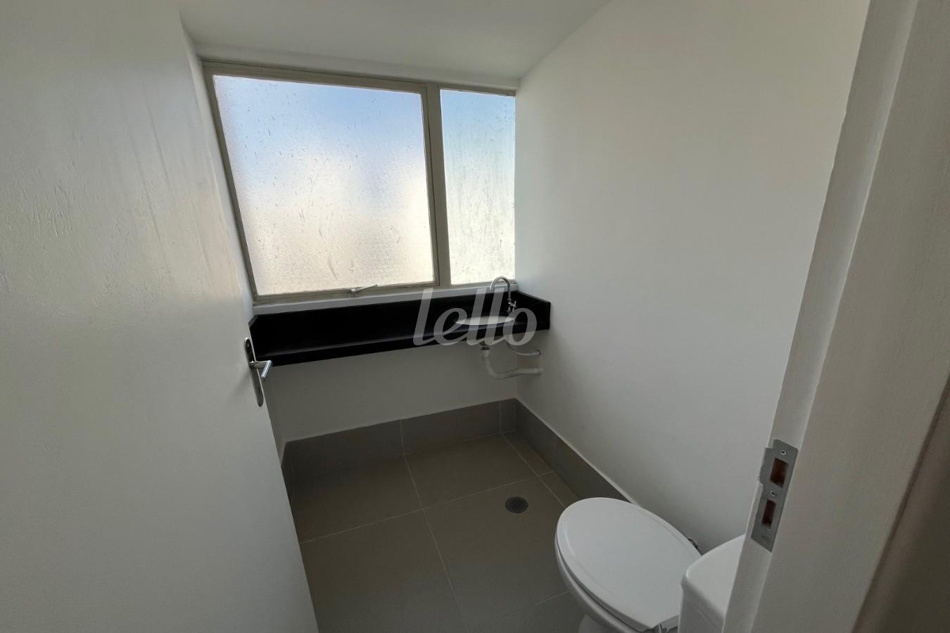 BANHEIRO de Sala / Conjunto à venda, Padrão com 108 m², e em Vila Mariana - São Paulo