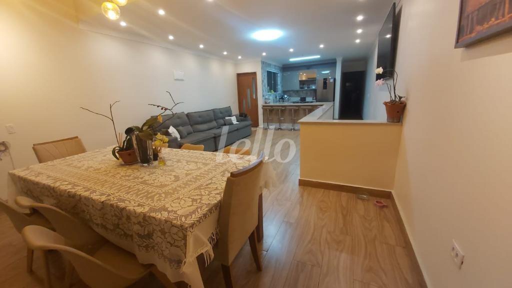 8 de Casa à venda, sobrado com 375 m², 4 quartos e 8 vagas em Jardim Adriana - Guarulhos