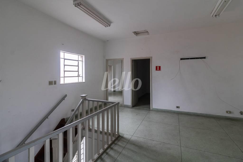 HALL de Casa para alugar, sobrado com 150 m², e em Vila Bertioga - São Paulo