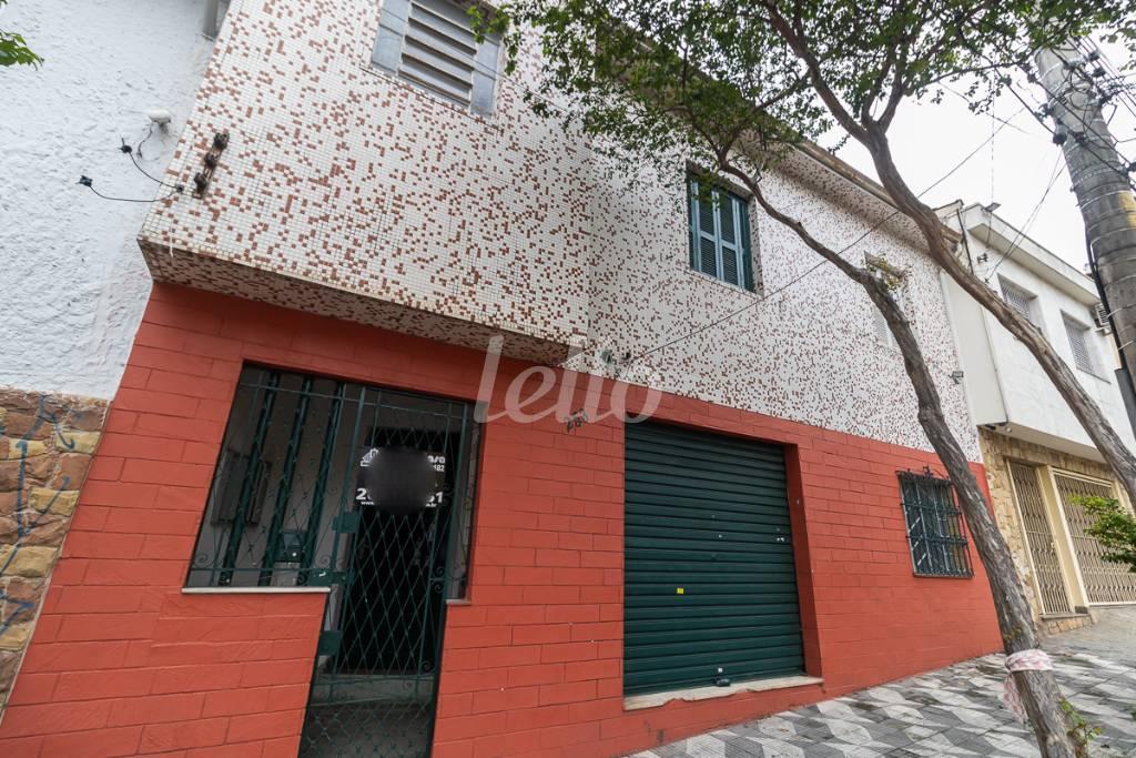 FACHADA de Casa para alugar, sobrado com 150 m², e em Vila Bertioga - São Paulo