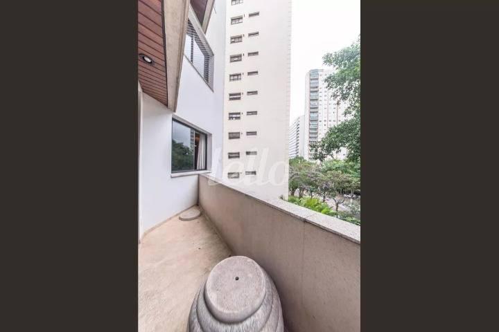 SACADA de Apartamento à venda, Padrão com 220 m², 4 quartos e 3 vagas em Brooklin Novo - São Paulo