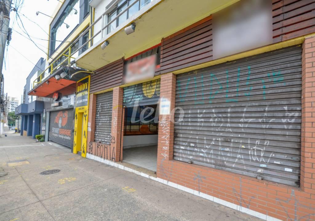 FACHADA de Loja para alugar, Padrão com 220 m², e em Vila Mariana - São Paulo