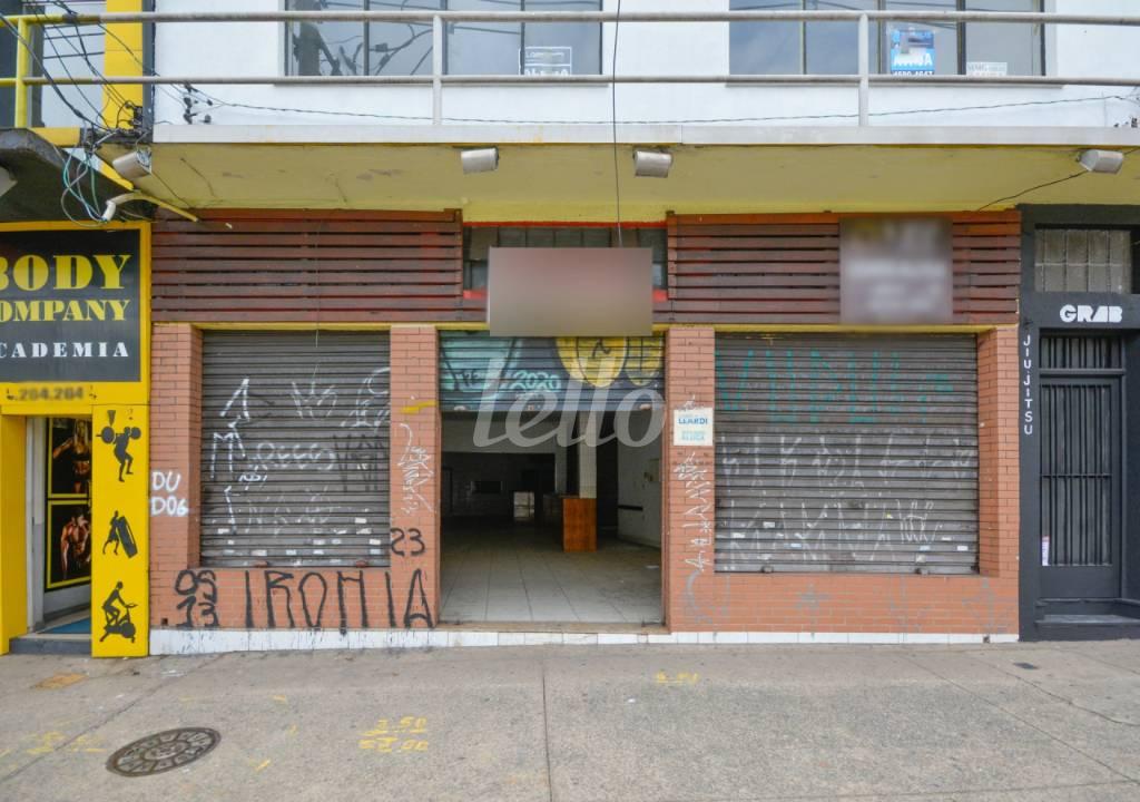 FACHADA de Loja para alugar, Padrão com 220 m², e em Vila Mariana - São Paulo