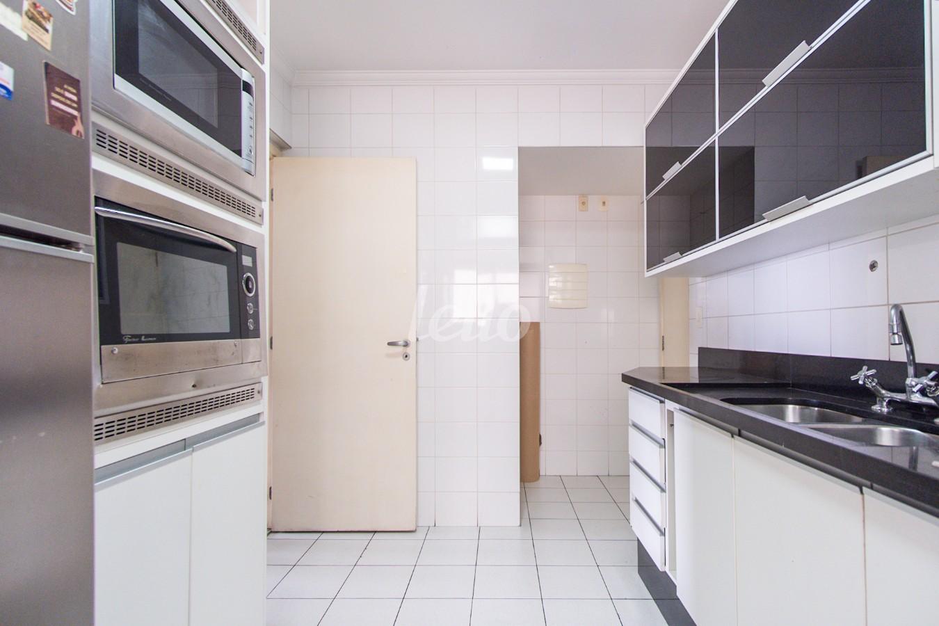 COZINHA de Apartamento para alugar, Padrão com 80 m², 3 quartos e 2 vagas em Vila Regente Feijó - São Paulo