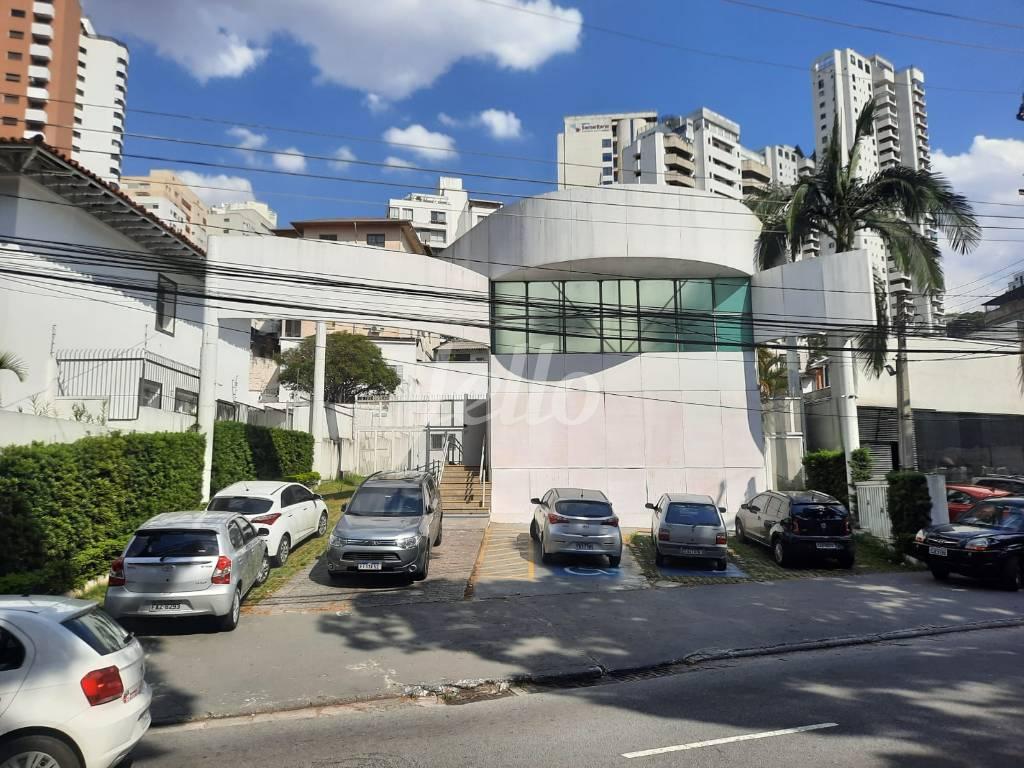 FACHADA de Prédio Comercial à venda, Monousuário com 663 m², e 5 vagas em Pacaembu - São Paulo