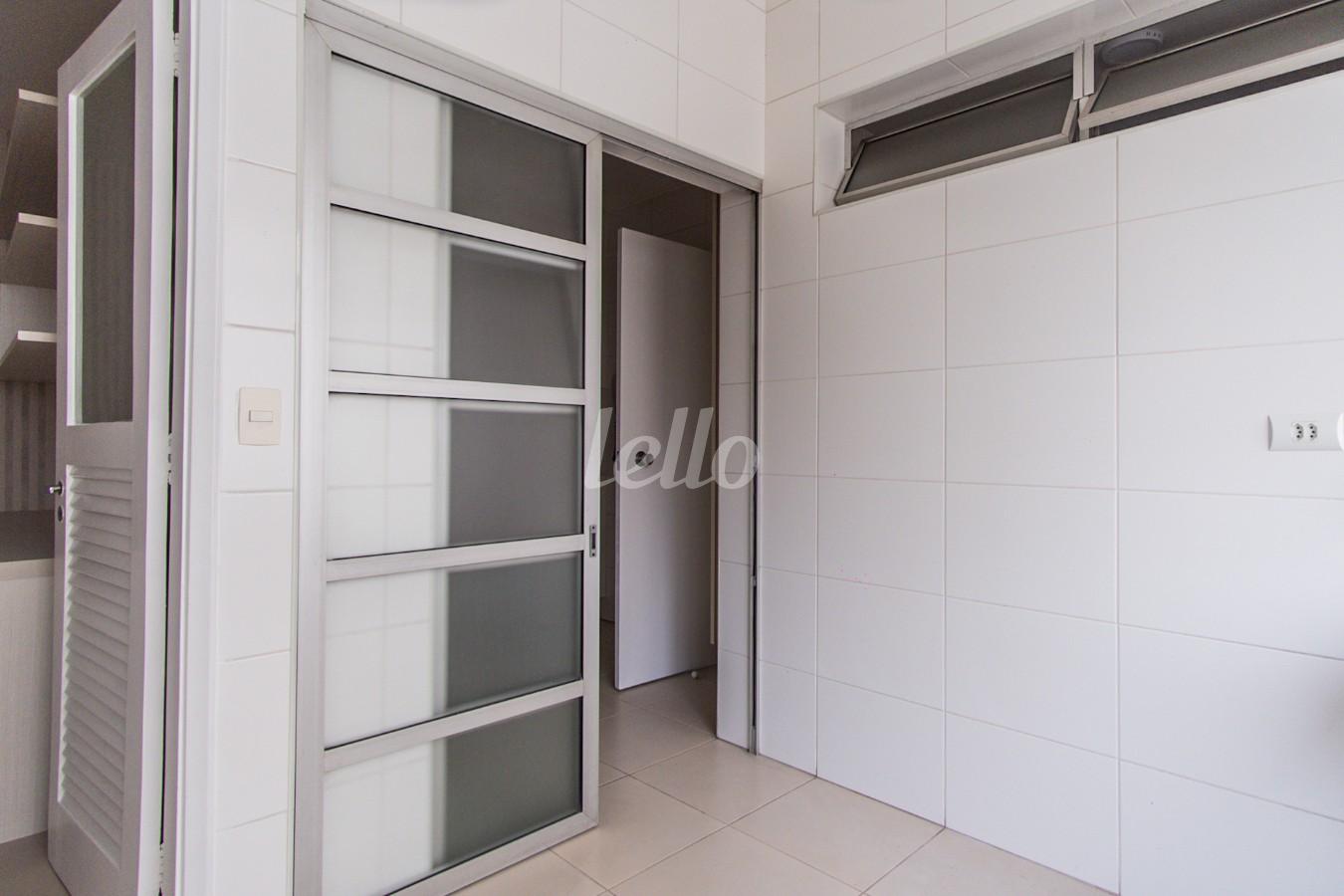 03AREA-DE-SERVICO_002 de Apartamento para alugar, Padrão com 140 m², 3 quartos e 1 vaga em Paraíso - São Paulo