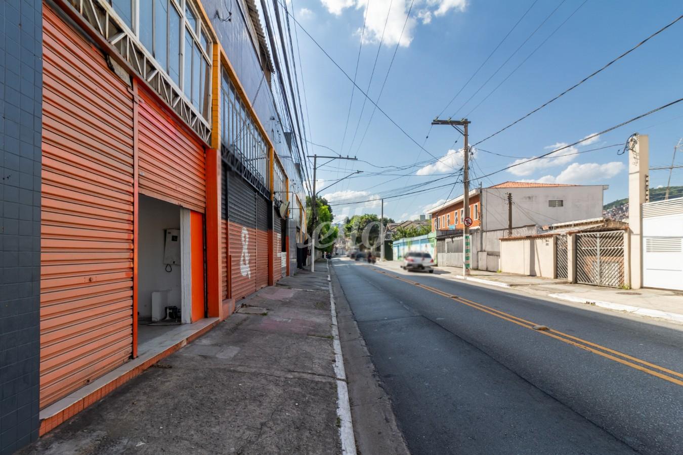 FACHADA de Salão para alugar, Padrão com 30 m², e em Tremembé - São Paulo