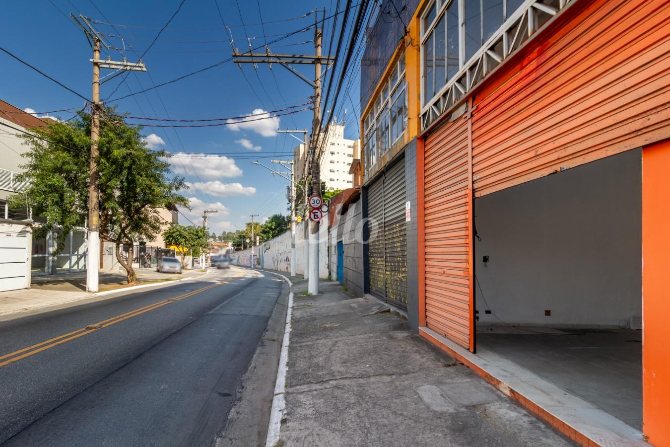 FACHADA de Salão para alugar, Padrão com 30 m², e em Tremembé - São Paulo