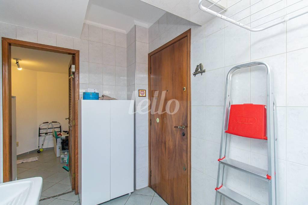 AREA DE SERVIÇO de Apartamento para alugar, Padrão com 137 m², 3 quartos e 2 vagas em Santo Amaro - São Paulo