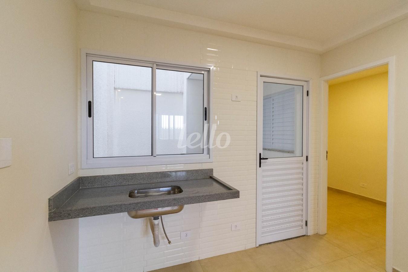 COZINHA de Apartamento para alugar, Padrão com 33 m², 2 quartos e 1 vaga em Vila Carrão - São Paulo