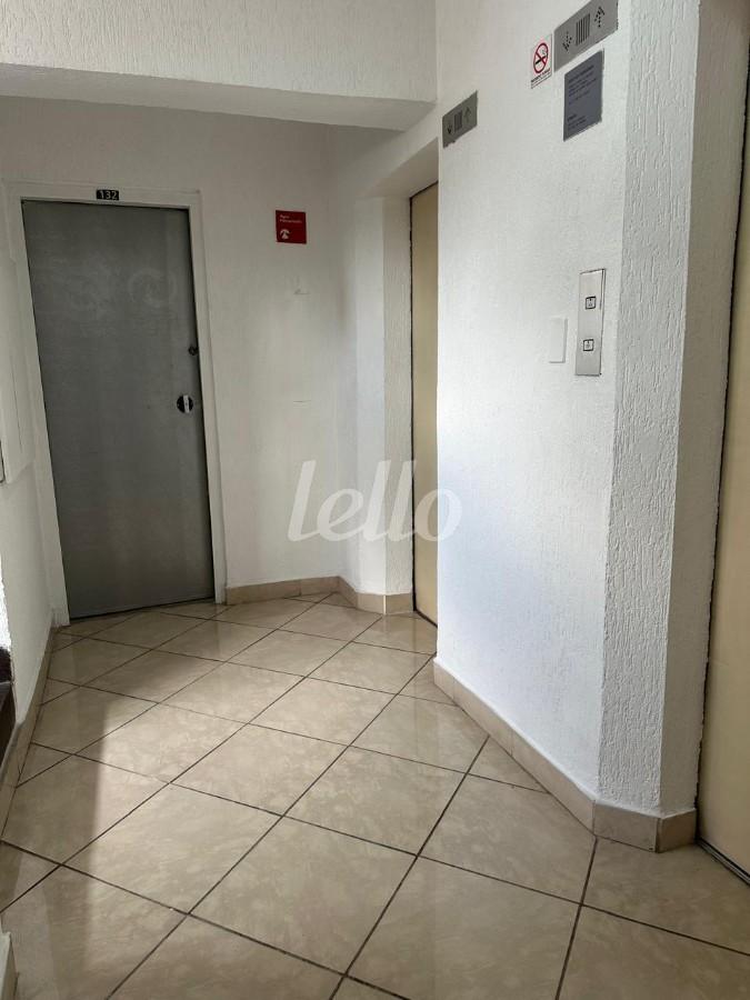 HALL de Sala / Conjunto à venda, Padrão com 90 m², e em Vila Mariana - São Paulo