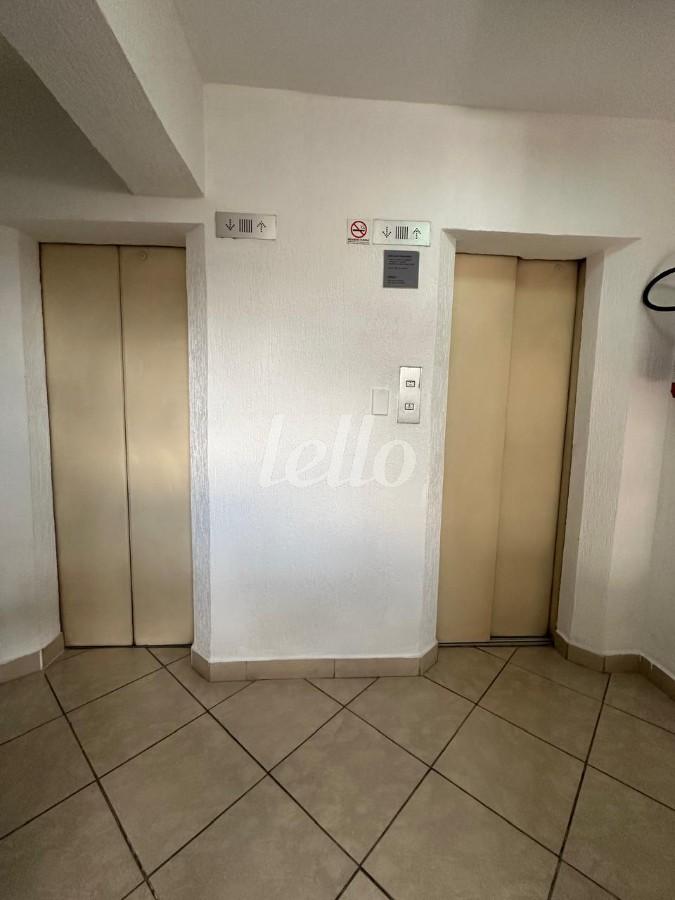 HALL ELEVADORES de Sala / Conjunto à venda, Padrão com 90 m², e em Vila Mariana - São Paulo