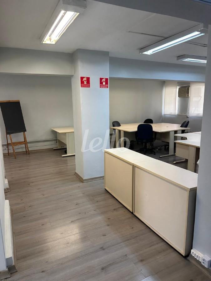 SALA de Sala / Conjunto à venda, Padrão com 90 m², e em Vila Mariana - São Paulo