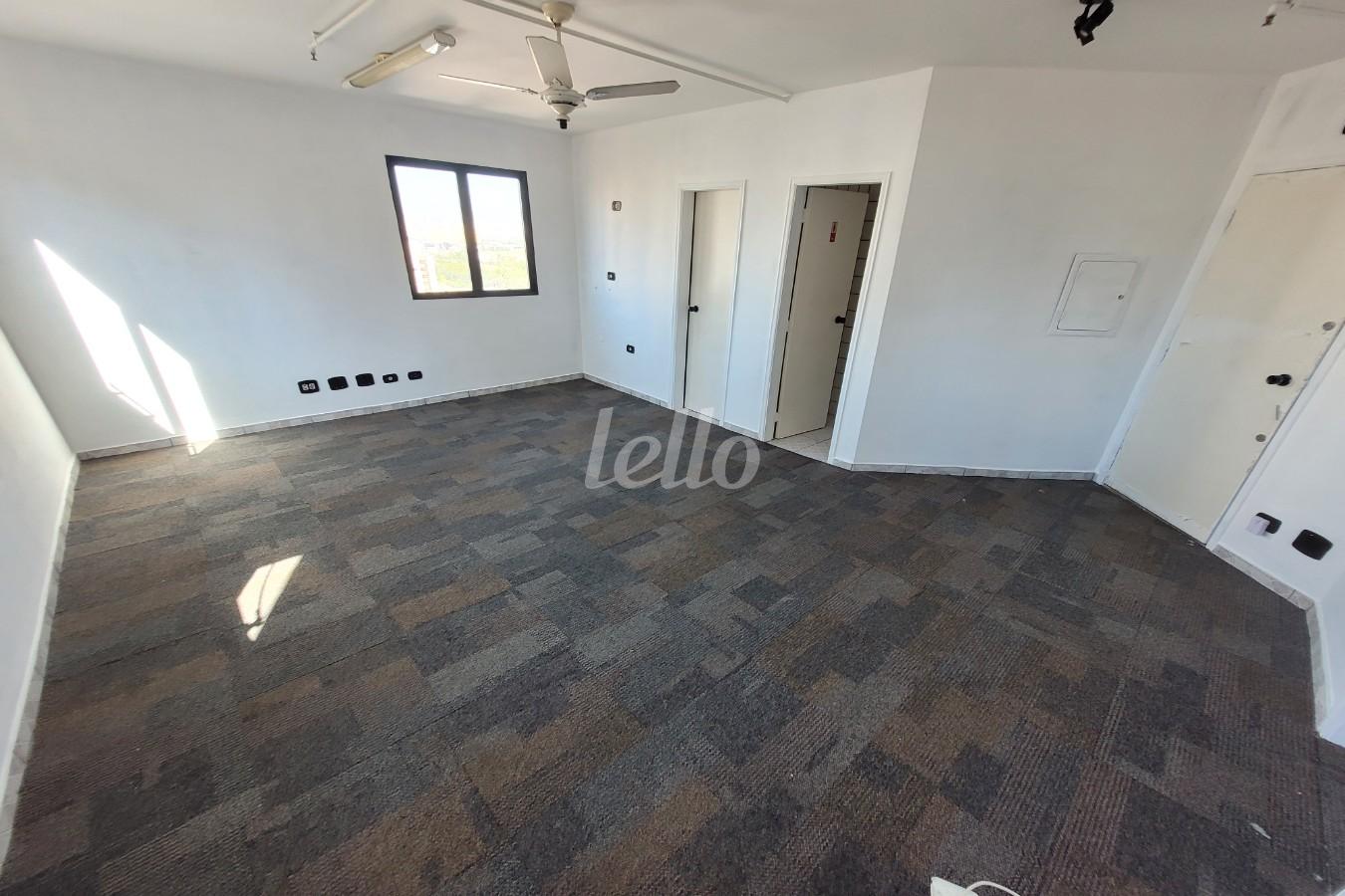 SALA de Sala / Conjunto para alugar, Padrão com 33 m², e 1 vaga em Santana - São Paulo