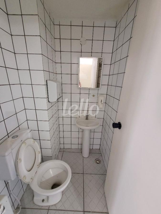 BANHEIRO de Sala / Conjunto para alugar, Padrão com 33 m², e 1 vaga em Santana - São Paulo