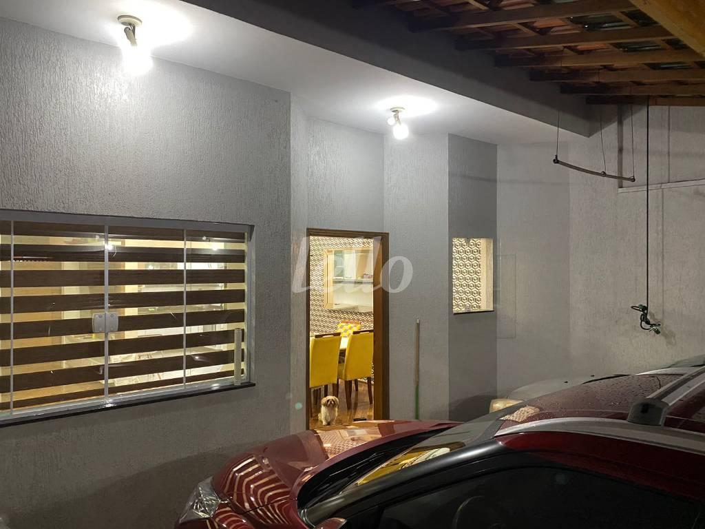 GARAGEM de Casa à venda, térrea com 184 m², 3 quartos e 2 vagas em Conjunto Habitacional Trevo - São Bernardo do Campo