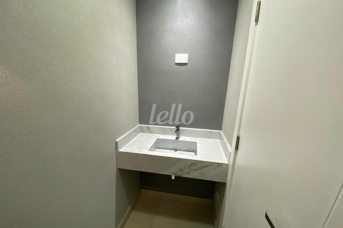 LAVABO de Casa à venda, sobrado com 132 m², 3 quartos e 2 vagas em Vila Ivg - São Paulo