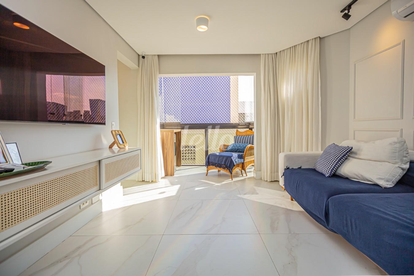 SALA de Apartamento à venda, Padrão com 85 m², 3 quartos e 1 vaga em Vila Nova Conceição - São Paulo